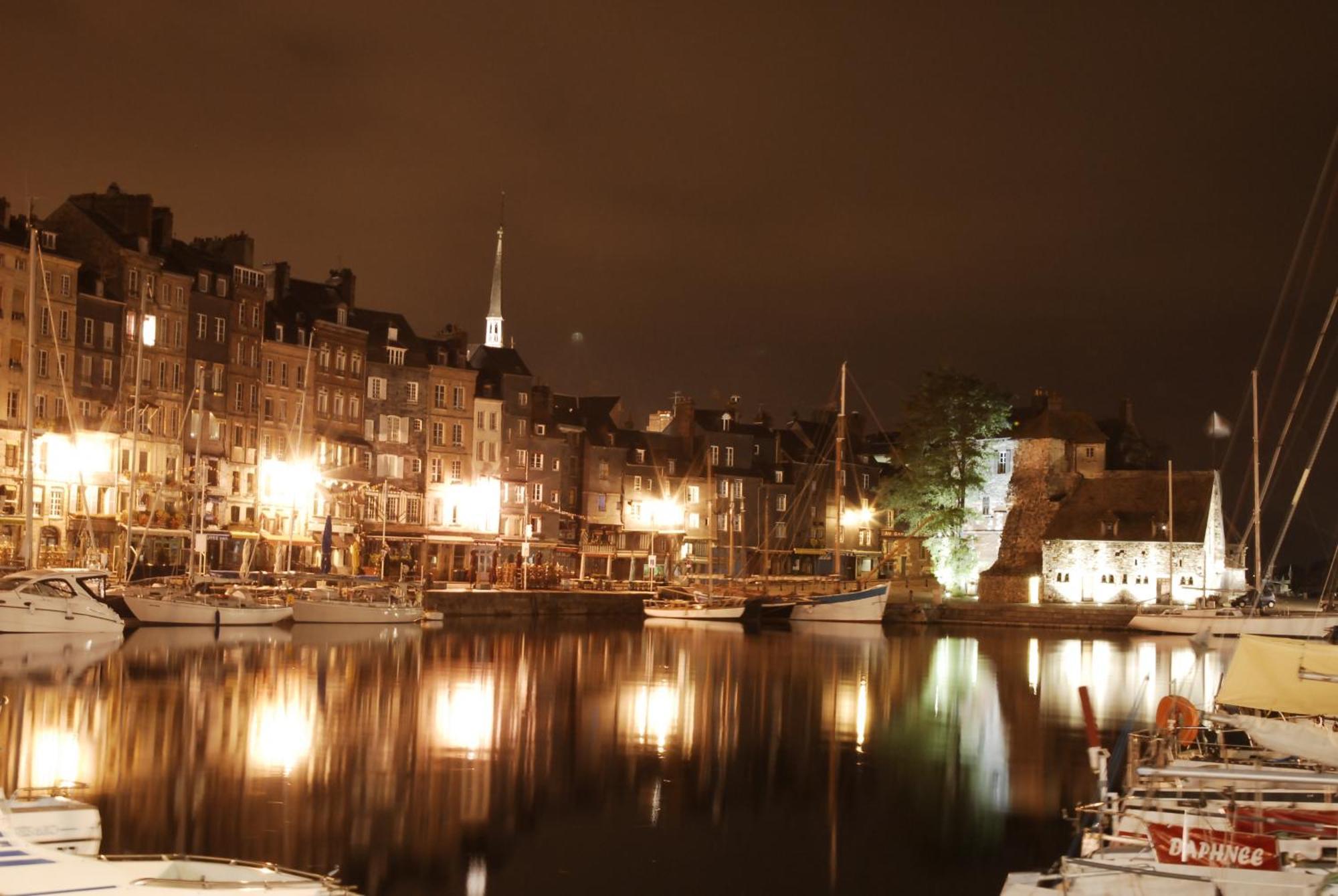 Escapade Au Coeur De Honfleur Avec Parking Prive Et Vue Panoramique Apartment Exterior photo